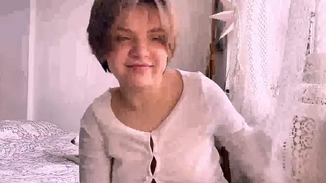 Snapshot of SabrinaFolts chatting on October 5, 2025, 9:07 am SabrinaFolts online show from October 5, 2025, 9:07 am