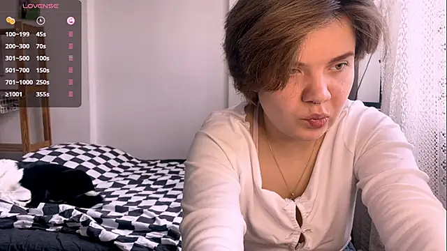 Snapshot of SabrinaFolts chatting on October 12, 2025, 9:08 am SabrinaFolts online show from October 12, 2025, 9:08 am