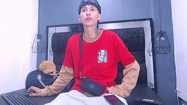 Daniel delux  online show from October 20, 2025, 3:29 am