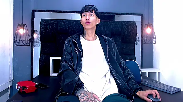 Daniel delux  online show from December 3, 2025, 11:08 am