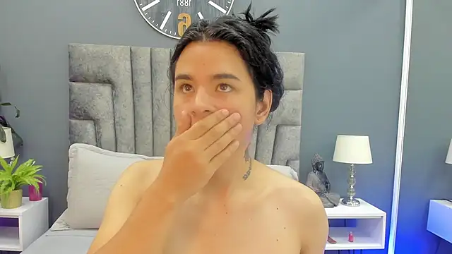 Angel Dustts online show from October 14, 2025, 9:04 pm