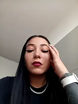  Luna-1 online show from November 22, 2025, 6:40 pm