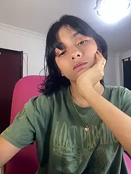 xoxo milk online show from November 26, 2025, 9:05 pm