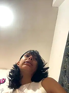 xoxo milk online show from November 30, 2025, 7:40 pm