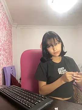 xoxo milk online show from February 15, 2026, 1:35 am