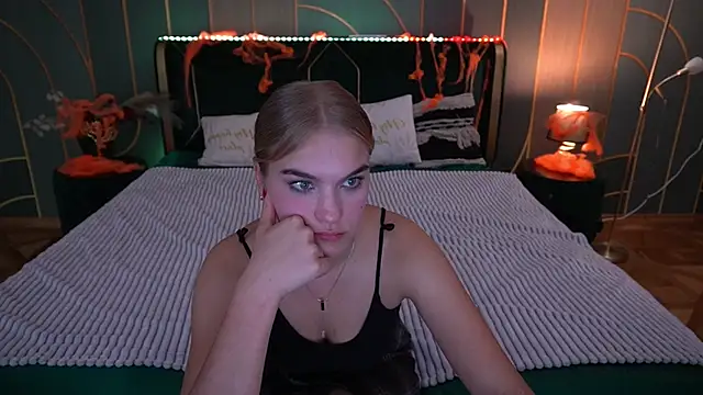 AlinaLiii online show from November 3, 2025, 2:40 pm