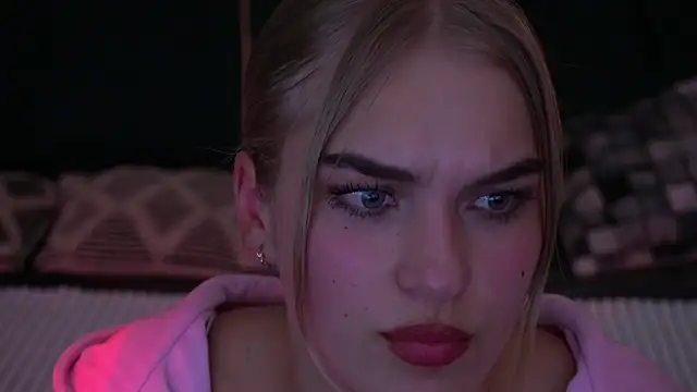 AlinaLiii online show from November 10, 2025, 9:03 pm