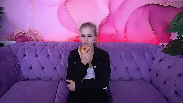 AlinaLiii online show from November 27, 2025, 1:35 pm