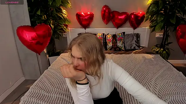 AlinaLiii online show from February 12, 2026, 8:26 pm