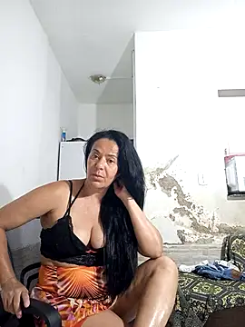 lucineia7 online show from December 20, 2025, 11:23 pm