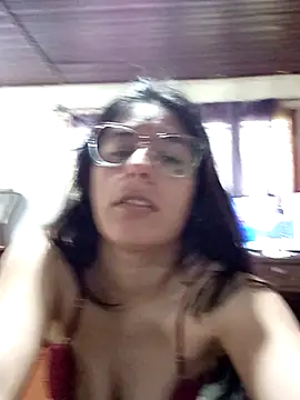 lucixxx14 online show from October 8, 2025, 3:20 pm