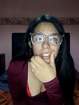 lucixxx14 online show from November 18, 2025, 9:36 am