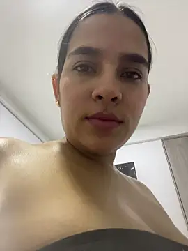 Valery lux16 online show from February 7, 2026, 4:16 am