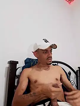 LATINO27CM online show from October 8, 2025, 8:50 pm