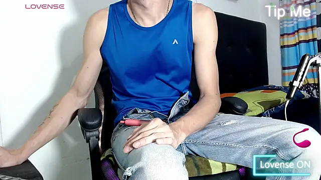 LATINO27CM online show from July 24, 2026, 11:03 pm