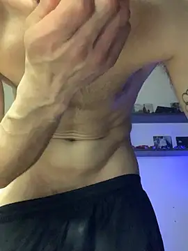 alessiobaz online show from March 18, 2026, 7:17 pm