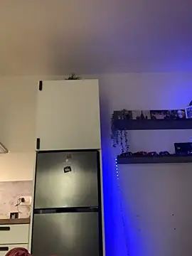 alessiobaz online show from April 3, 2026, 7:23 pm