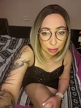 siennatempt online show from October 1, 2025, 6:36 pm