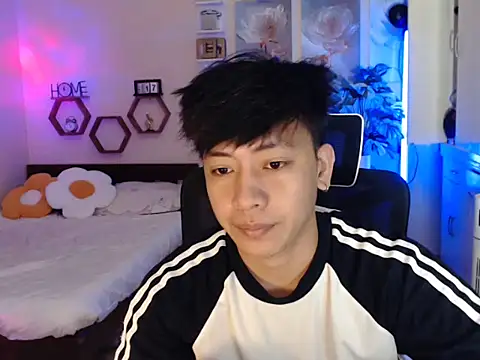 niel cumshow online show from January 8, 2026, 6:32 pm