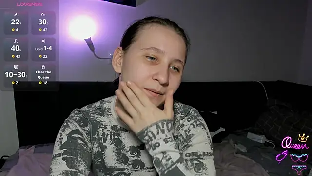 ChristinaFivePlus online show from April 1, 2026, 4:37 pm