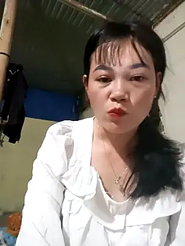 dorothyxx online show from November 1, 2025, 12:12 am