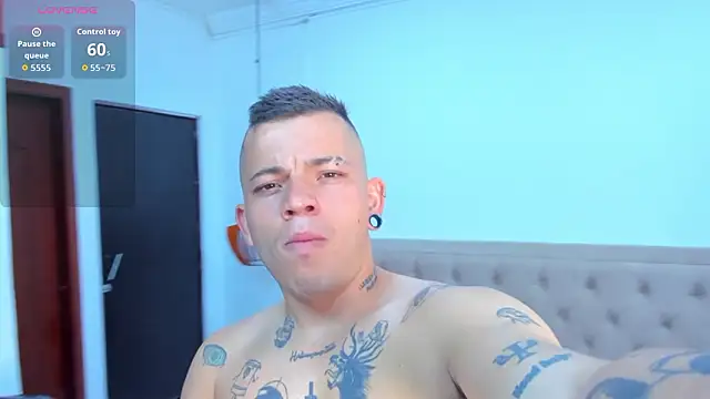 wildthor26 online show from February 10, 2026, 4:27 am