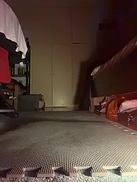 SecondHornyLife online show from April 20, 2026, 10:33 pm