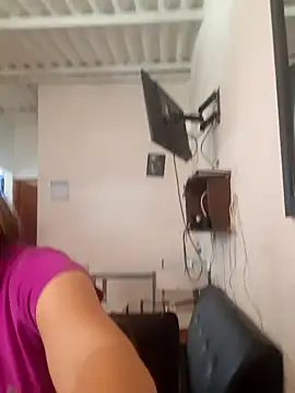 Snapshot of lindsay-rosee chatting on April 14, 2026, 6:25 pm lindsay-rosee online show from April 14, 2026, 6:25 pm