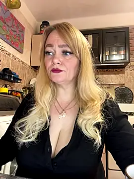 Sweet-blonde online show from October 16, 2025, 9:43 am