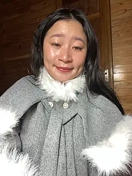 violet-00 online show from November 26, 2025, 1:45 pm