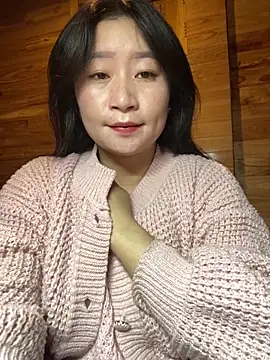 violet-00 online show from December 20, 2025, 5:47 am