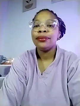 Lauraricci   online show from November 5, 2025, 3:17 am