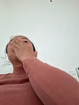 xuxulovezz online show from November 20, 2025, 4:56 am