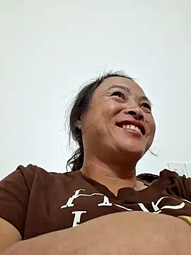 xuxulovezz online show from November 27, 2025, 12:18 pm