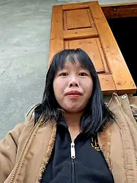 helenzz online show from November 18, 2025, 5:12 am