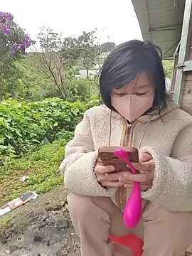 Helen-Tran online show from October 21, 2025, 1:28 am