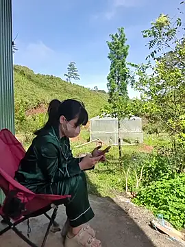 Helen-Tran online show from October 22, 2025, 1:39 am