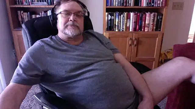 Vinyl22xh online show from March 14, 2026, 3:50 pm