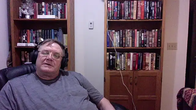 Vinyl22xh online show from June 29, 2026, 3:46 am