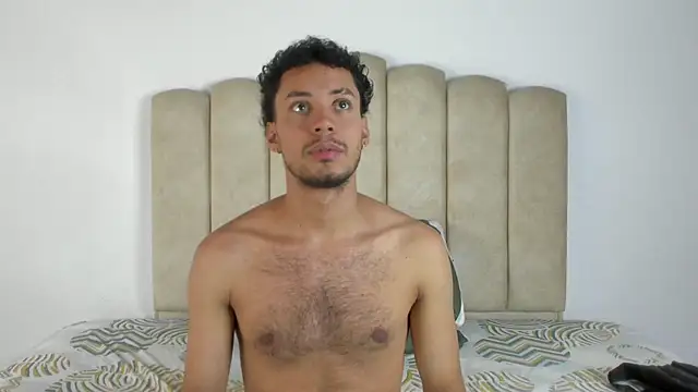 aroncooper1 online show from October 9, 2025, 1:31 pm