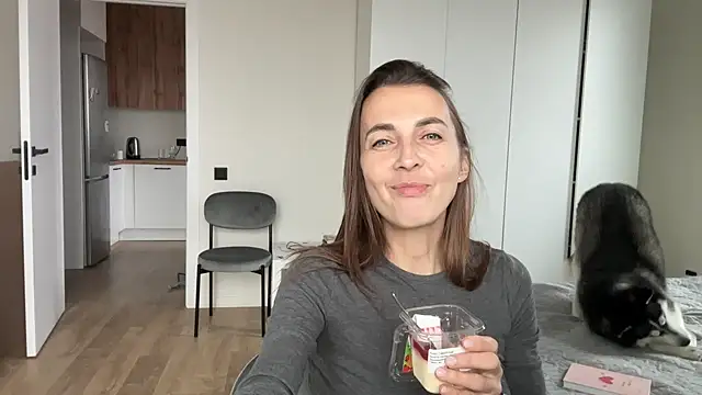 Snapshot of Arivanna chatting on October 15, 2025, 8:47 am Arivanna online show from October 15, 2025, 8:47 am