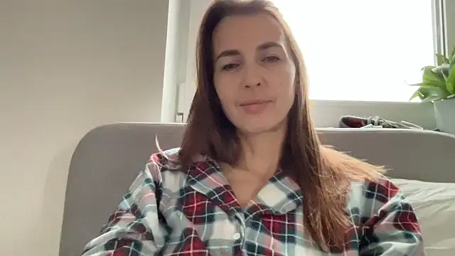 Snapshot of Arivanna chatting on October 16, 2025, 4:02 am Arivanna online show from October 16, 2025, 4:02 am