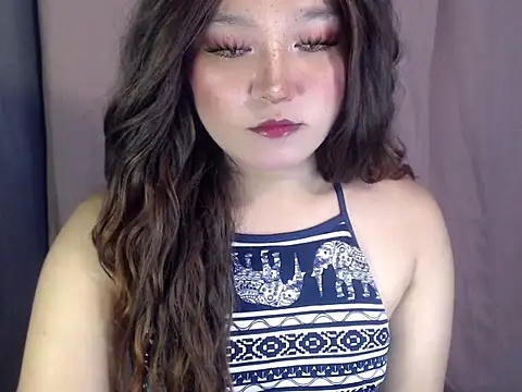 Eyes-on-me online show from May 3, 2026, 6:14 pm