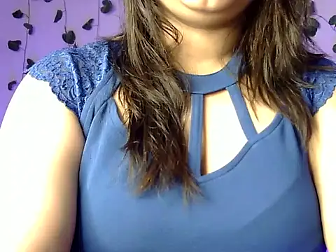 Snapshot of Aaliya02 chatting on November 24, 2025, 2:33 am Aaliya02 online show from November 24, 2025, 2:33 am