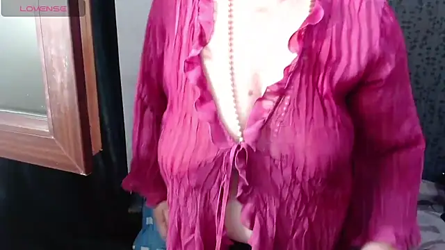 Snapshot of MissSanjanne chatting on May 26, 2026, 11:34 pm MissSanjanne online show from May 26, 2026, 11:34 pm