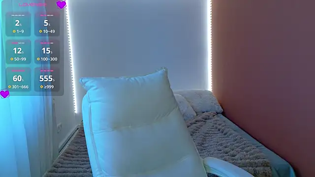 Anaayss  online show from April 17, 2026, 4:48 am