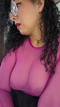 LondonHilton online show from March 20, 2026, 6:02 pm