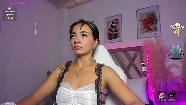 akira 09  online show from November 3, 2025, 12:28 pm