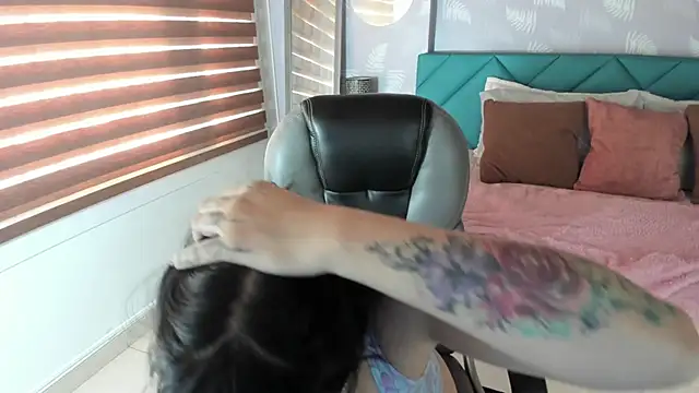 Antonela vargas online show from January 7, 2026, 12:07 pm