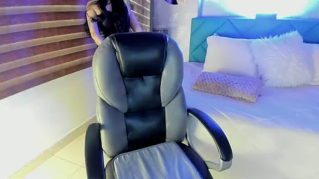 Antonela vargas online show from March 18, 2026, 12:30 pm